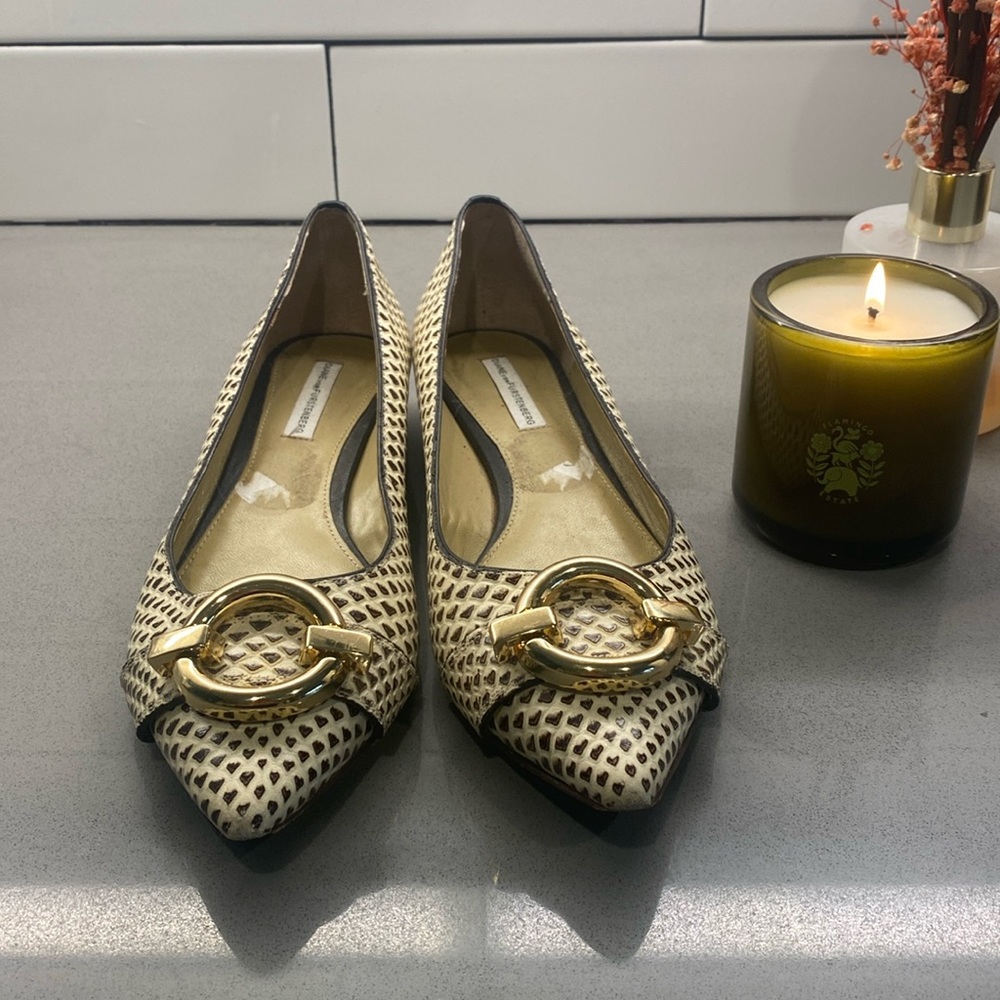 DVF Brown & Beige Leather Flats - Size 10